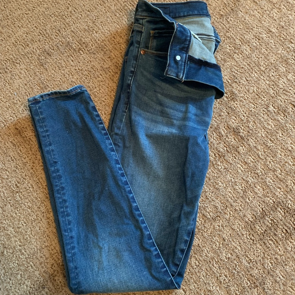 Abercrombie Ultra High Rise Super Skinny jeans. Size 29/8R